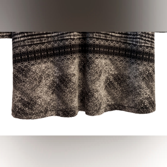 EUC TART black white grey gradient deep V neck long sleeve top back cut out - Picture 5 of 12